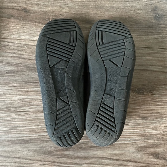 Roots Windsor Grey Suede Chukka Boots | 10 - Picture 9 of 10